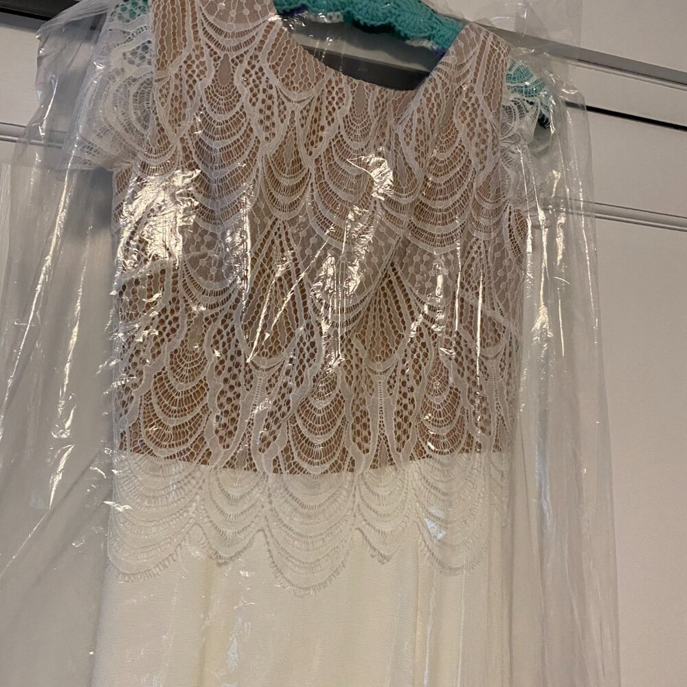 White Gown - Picture 2 of 2